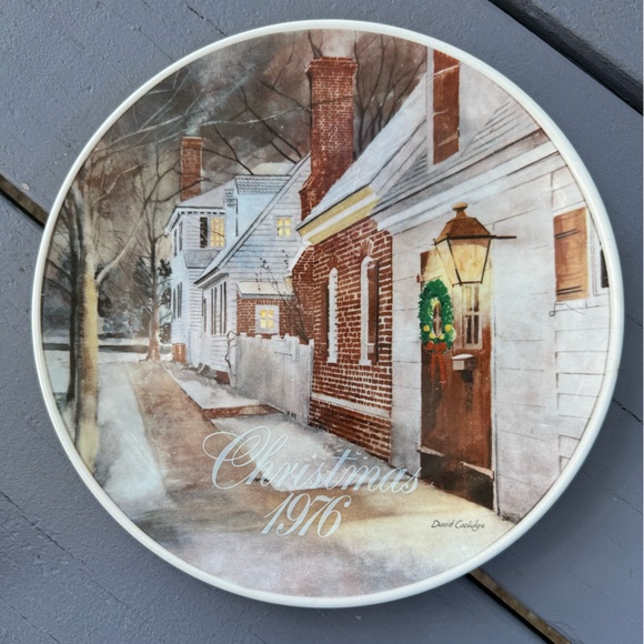 Smucker's COLLECTOR
SERIES CHRISTMAS PLATES 1976 - Picture 3 of 6